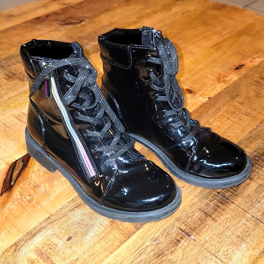 Girls boots, size 1 color black